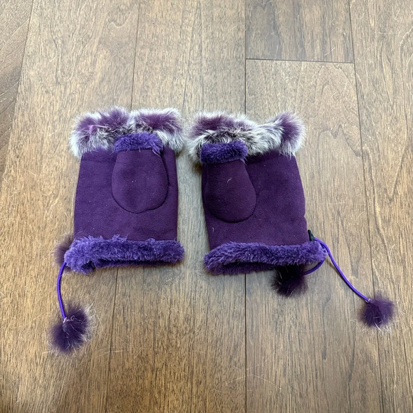 Purple Sheepskin Fingerless Gloves with Fur Trim - Picture 3 of 4